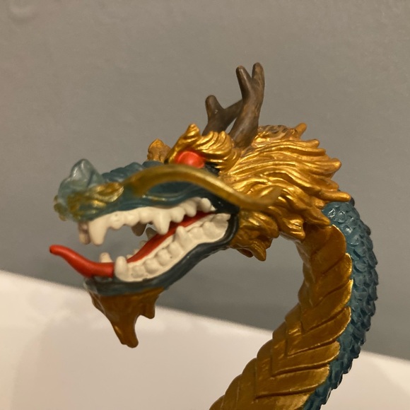 Like New SAFARI LTD Krystal Blue Dragon Plastic Figurine - Picture 3 of 5